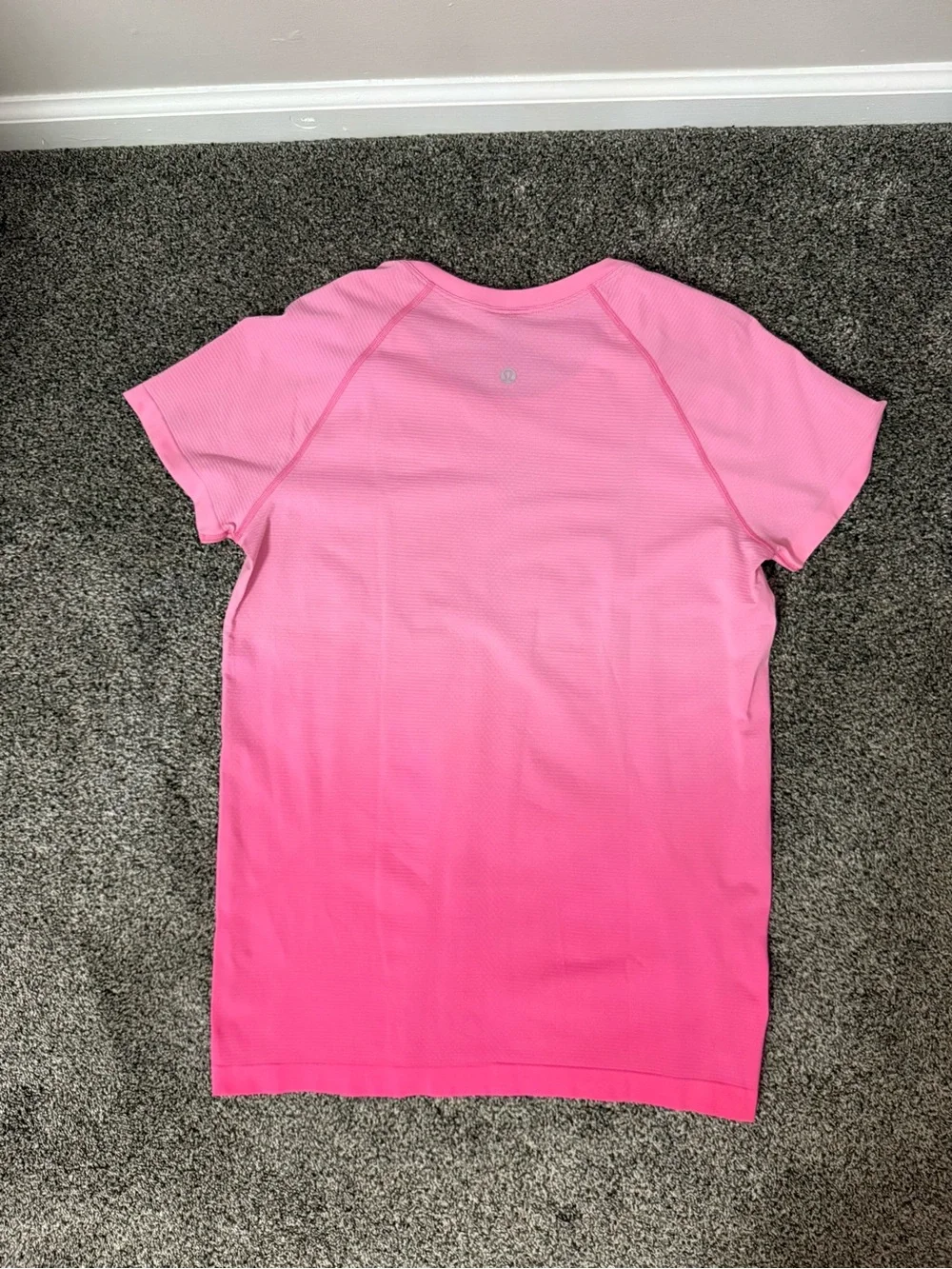 Lululemon Swiftly Tech Short-Sleeve Shirt 2.0 Hip Length Ombre Dye Strawberry